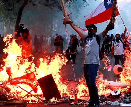 El caos nueva estrategia revolucionaria. Violencia y anarquía en Chile