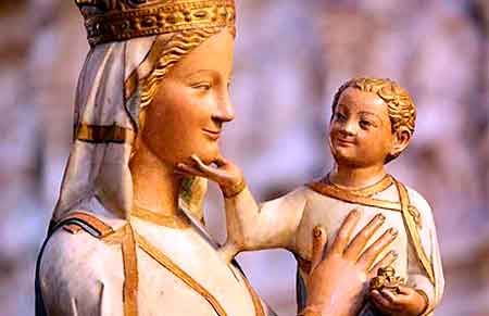 La fiesta de María Reina y su Inmaculado Corazón